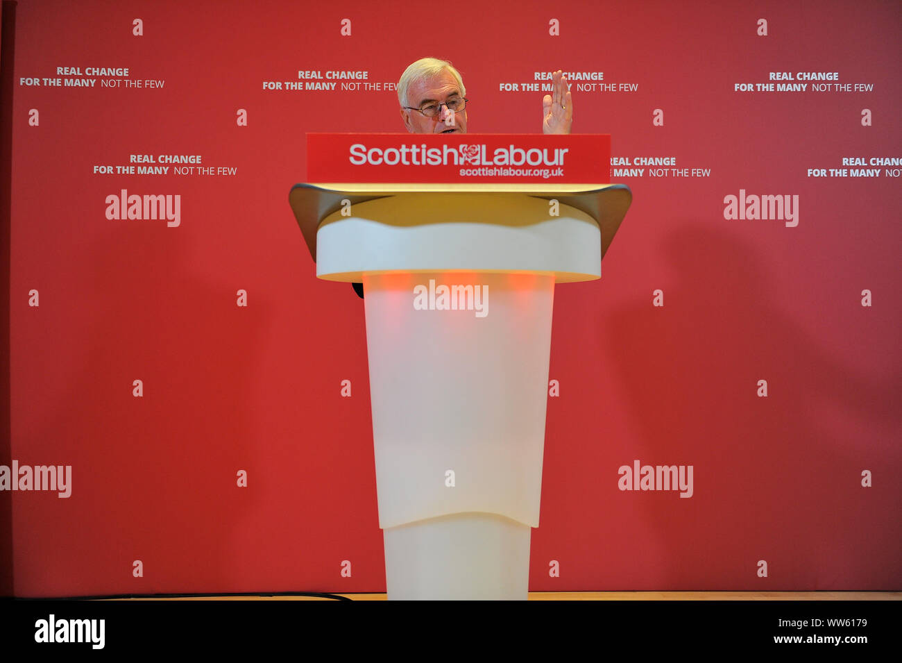 Glasgow, Regno Unito. 13 Sett 2019.Nella foto: Lesley Laird MP - Ombra del Segretario di Stato per la Scozia. Scottish leader laburista Richard Leonard e la manodopera del cancelliere ombra John McDonnell consegnare keynote discorsi sui loro piani per ridistribuire il potere e ricchezza e come è in arrivo un governo laburista consegnerà radicalmente le politiche trasformatrice per la Scozia dell'economia. COM Credito: Colin Fisher/Alamy Live News Foto Stock