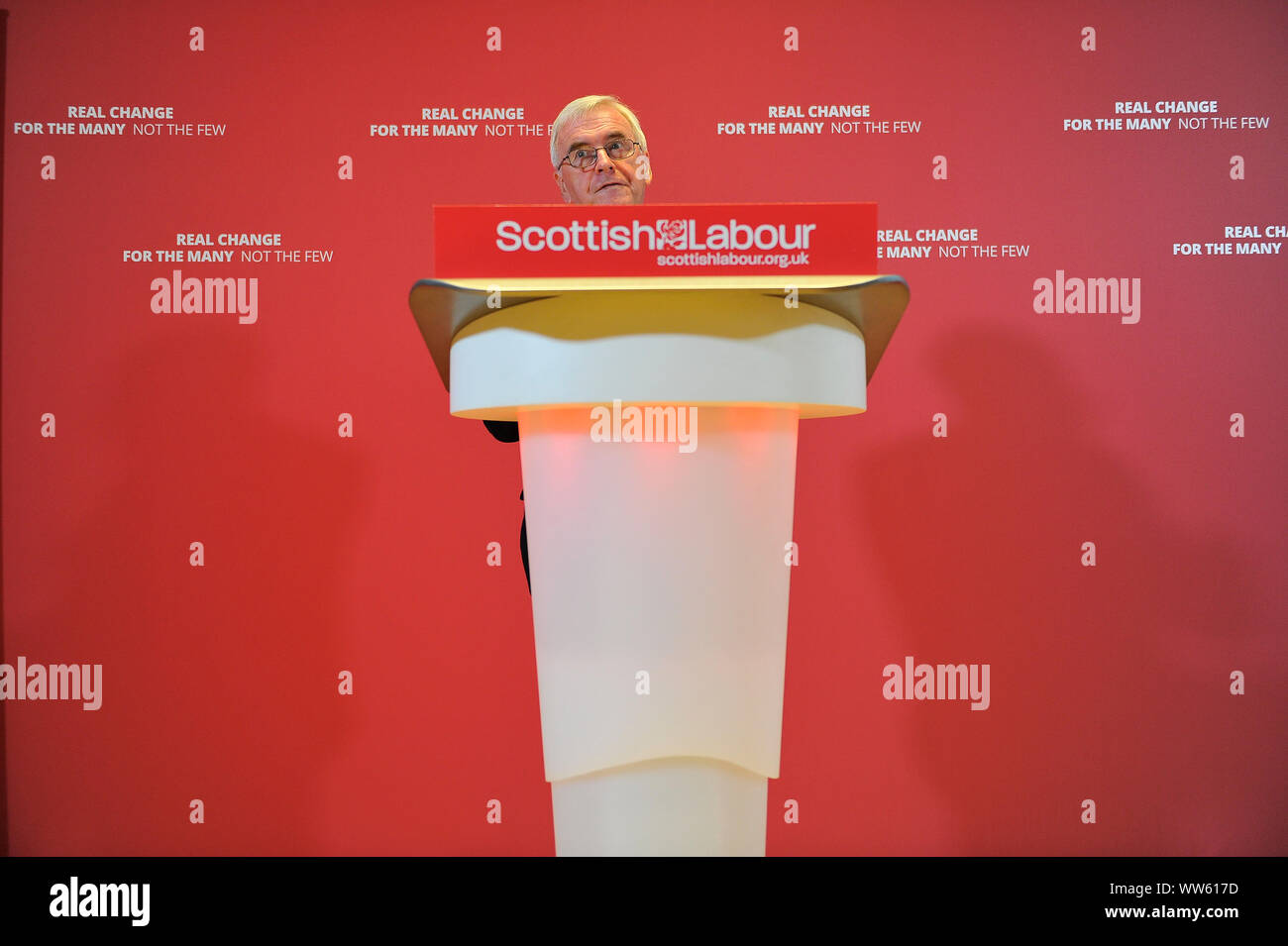 Glasgow, Regno Unito. 13 Sett 2019.Nella foto: Lesley Laird MP - Ombra del Segretario di Stato per la Scozia. Scottish leader laburista Richard Leonard e la manodopera del cancelliere ombra John McDonnell consegnare keynote discorsi sui loro piani per ridistribuire il potere e ricchezza e come è in arrivo un governo laburista consegnerà radicalmente le politiche trasformatrice per la Scozia dell'economia. COM Credito: Colin Fisher/Alamy Live News Foto Stock