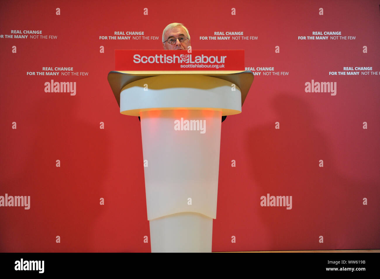 Glasgow, Regno Unito. 13 Sett 2019.Nella foto: Lesley Laird MP - Ombra del Segretario di Stato per la Scozia. Scottish leader laburista Richard Leonard e la manodopera del cancelliere ombra John McDonnell consegnare keynote discorsi sui loro piani per ridistribuire il potere e ricchezza e come è in arrivo un governo laburista consegnerà radicalmente le politiche trasformatrice per la Scozia dell'economia. COM Credito: Colin Fisher/Alamy Live News Foto Stock