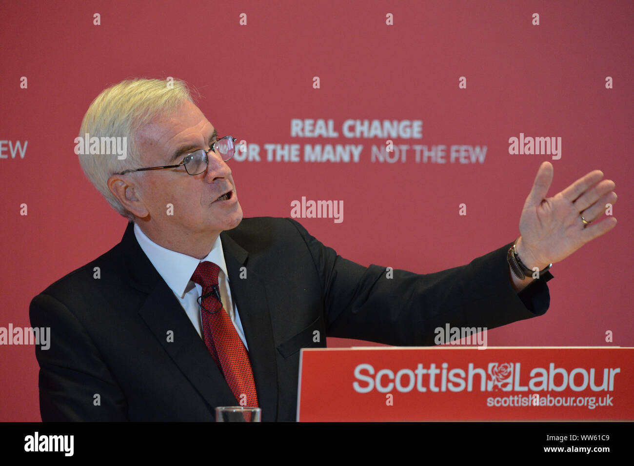 Glasgow, Regno Unito. 13 Sett 2019.Nella foto: Lesley Laird MP - Ombra del Segretario di Stato per la Scozia. Scottish leader laburista Richard Leonard e la manodopera del cancelliere ombra John McDonnell consegnare keynote discorsi sui loro piani per ridistribuire il potere e ricchezza e come è in arrivo un governo laburista consegnerà radicalmente le politiche trasformatrice per la Scozia dell'economia. Credito: Colin Fisher/Alamy Live News Foto Stock