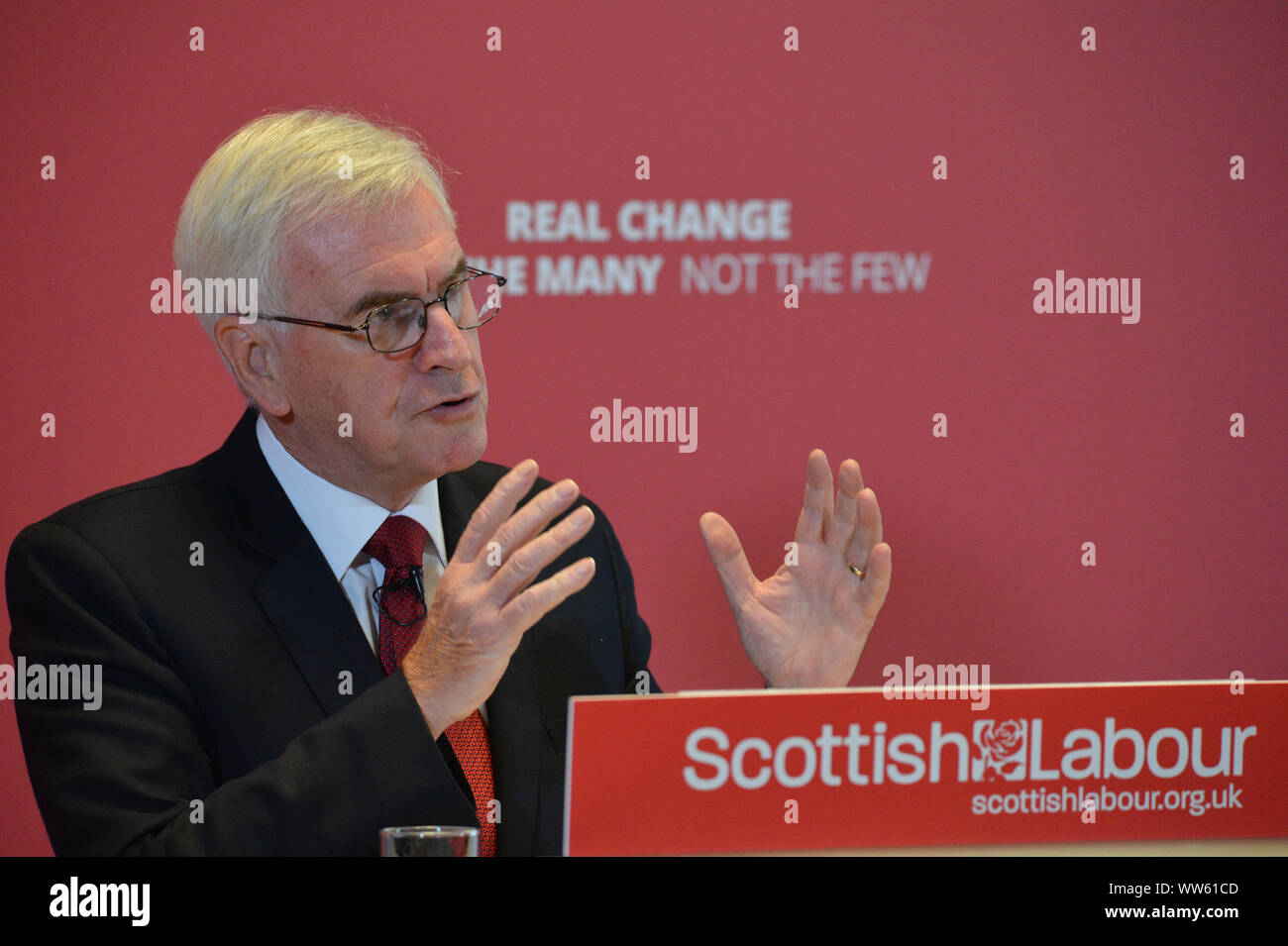 Glasgow, Regno Unito. 13 Sett 2019.Nella foto: Lesley Laird MP - Ombra del Segretario di Stato per la Scozia. Scottish leader laburista Richard Leonard e la manodopera del cancelliere ombra John McDonnell consegnare keynote discorsi sui loro piani per ridistribuire il potere e ricchezza e come è in arrivo un governo laburista consegnerà radicalmente le politiche trasformatrice per la Scozia dell'economia. Credito: Colin Fisher/Alamy Live News Foto Stock