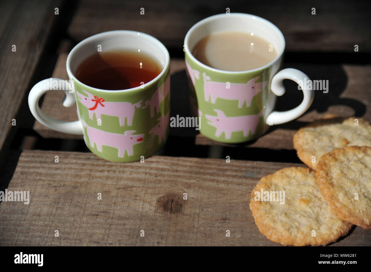 Tea time, due tazze di tè Foto Stock