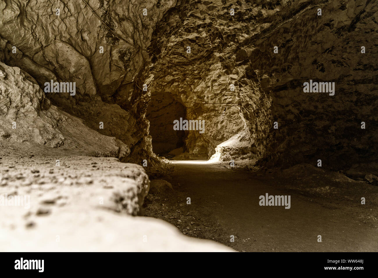 Tunnel di un lime in disuso miniera in Danimarca Foto Stock