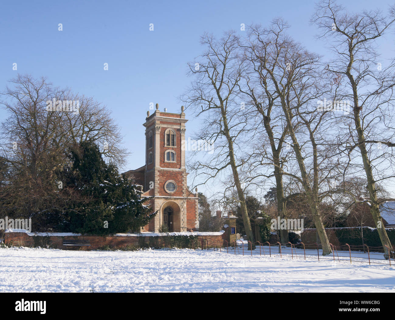 Il giorno di Natale 2010, Chiesa di Santa Maria Maddalena, Willen, costruito da Robert Hooke, 1685, Milton Keynes, grado 1 elencati Foto Stock