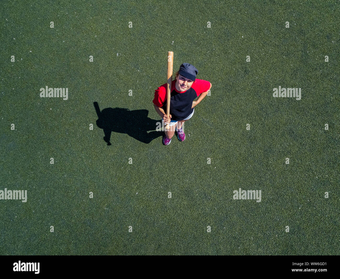 Vista aerea, adolescente, 18 anni, Riproduzione di baseball Foto Stock