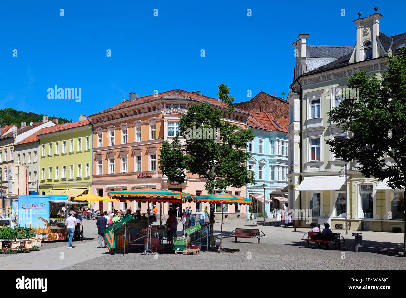 In Germania, in Turingia, Meiningen, cityscape, le bancarelle del mercato Foto Stock