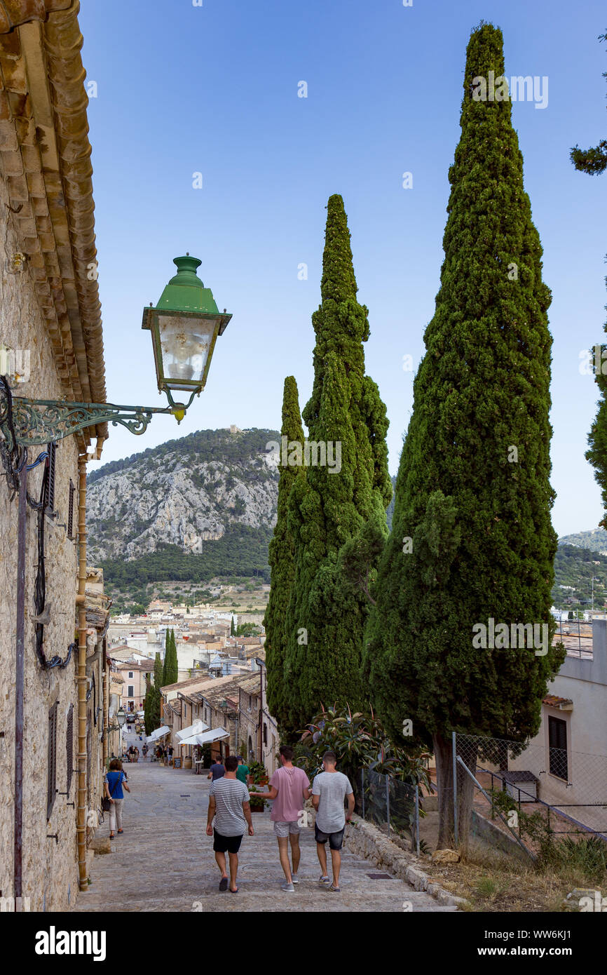 Le scale che portano al Calvario, Pollenca, città nel nord-est dell'isola di Mallorca, Mare mediterraneo, Isole Baleari, Spagna, Europa meridionale Foto Stock