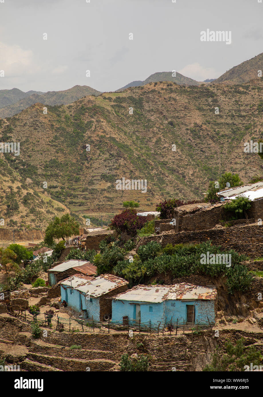 Villaggio nelle highlands montagne, regione centrale di Asmara Eritrea Foto Stock