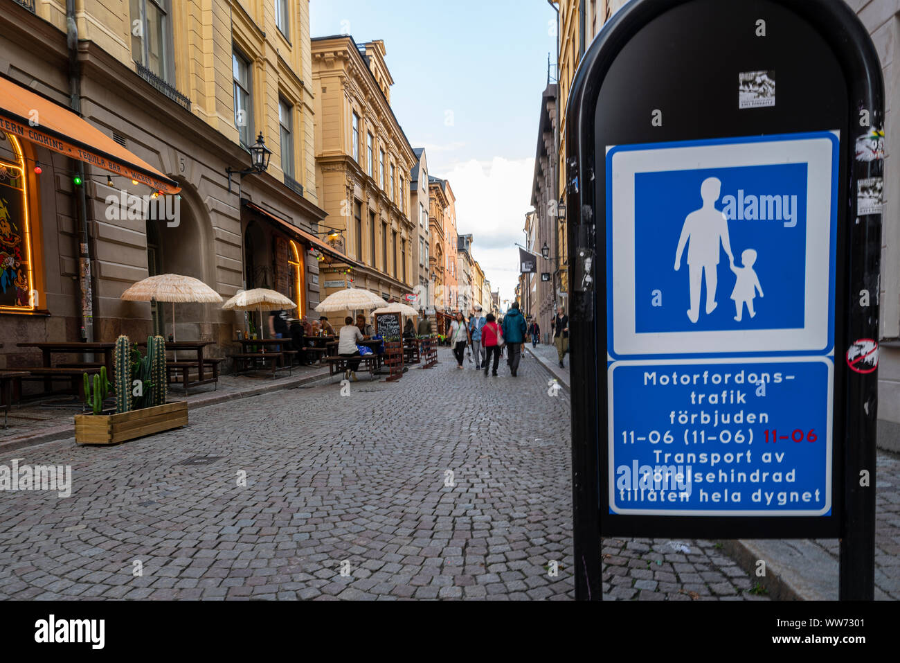Stoccolma, Svezia. Settembre 2019. un segno che indica la zona pedonale su un city centre street Foto Stock