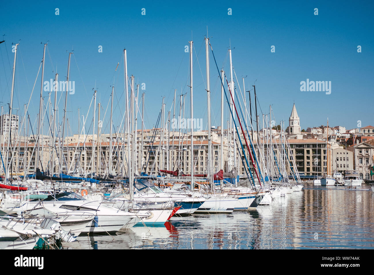 Sulla strada a Vieux-Port a Marsiglia, Francia Foto Stock