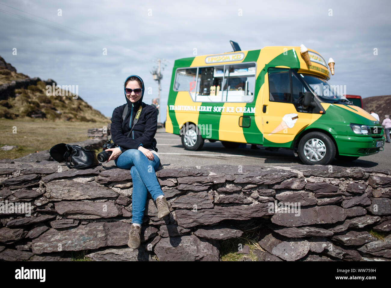 A rompere sul ciglio della strada Foto Stock