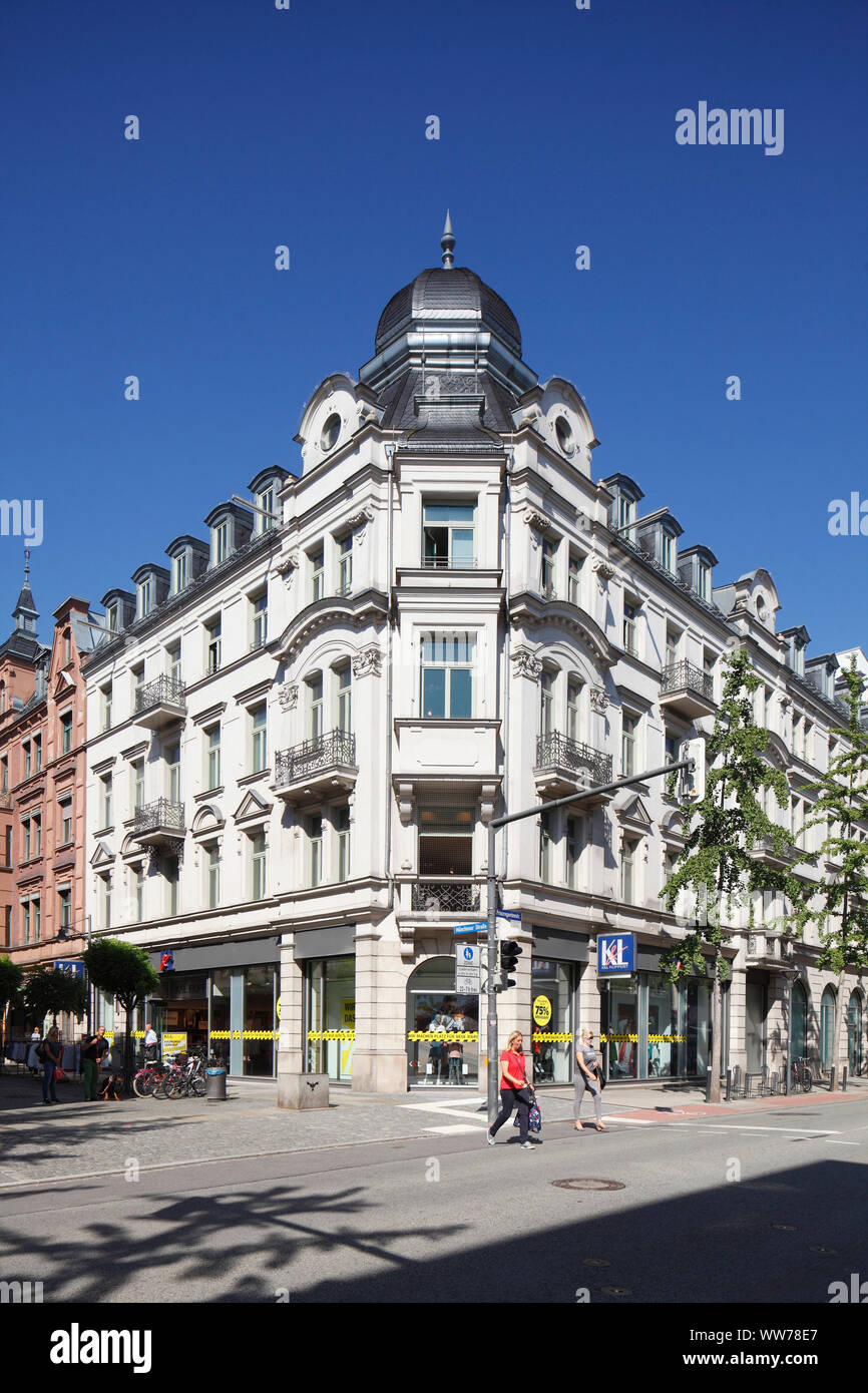 MÃ¼Nchener Strasse, storico quartiere residenziale e edificio commerciale, Rosenheim, Alta Baviera, Baviera, Germania, Europa Foto Stock