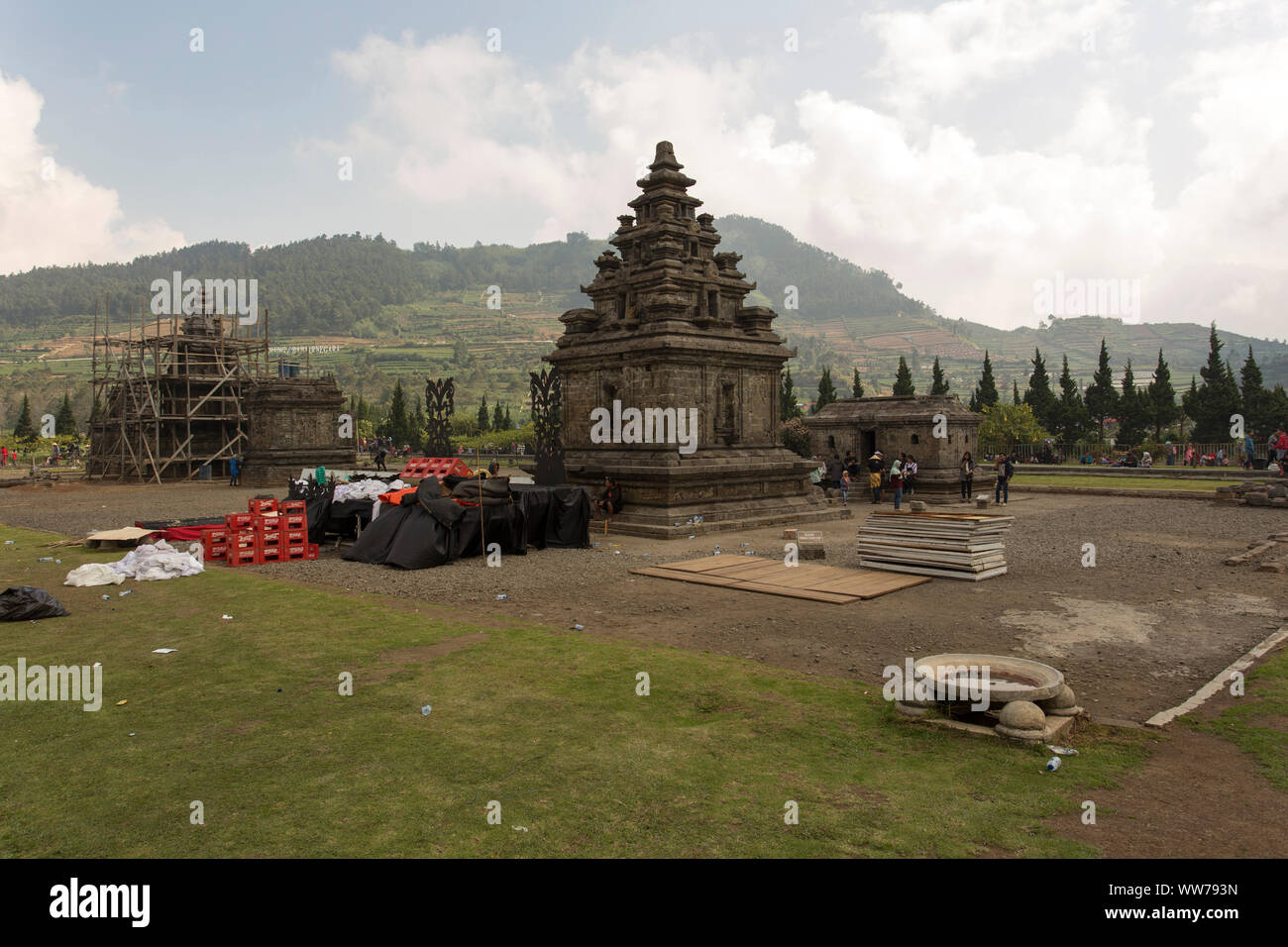 Dieng Plateau, Indonesia - Agosto 06, 2017: antichi templi a Dieng Plateau, Indonesia Foto Stock