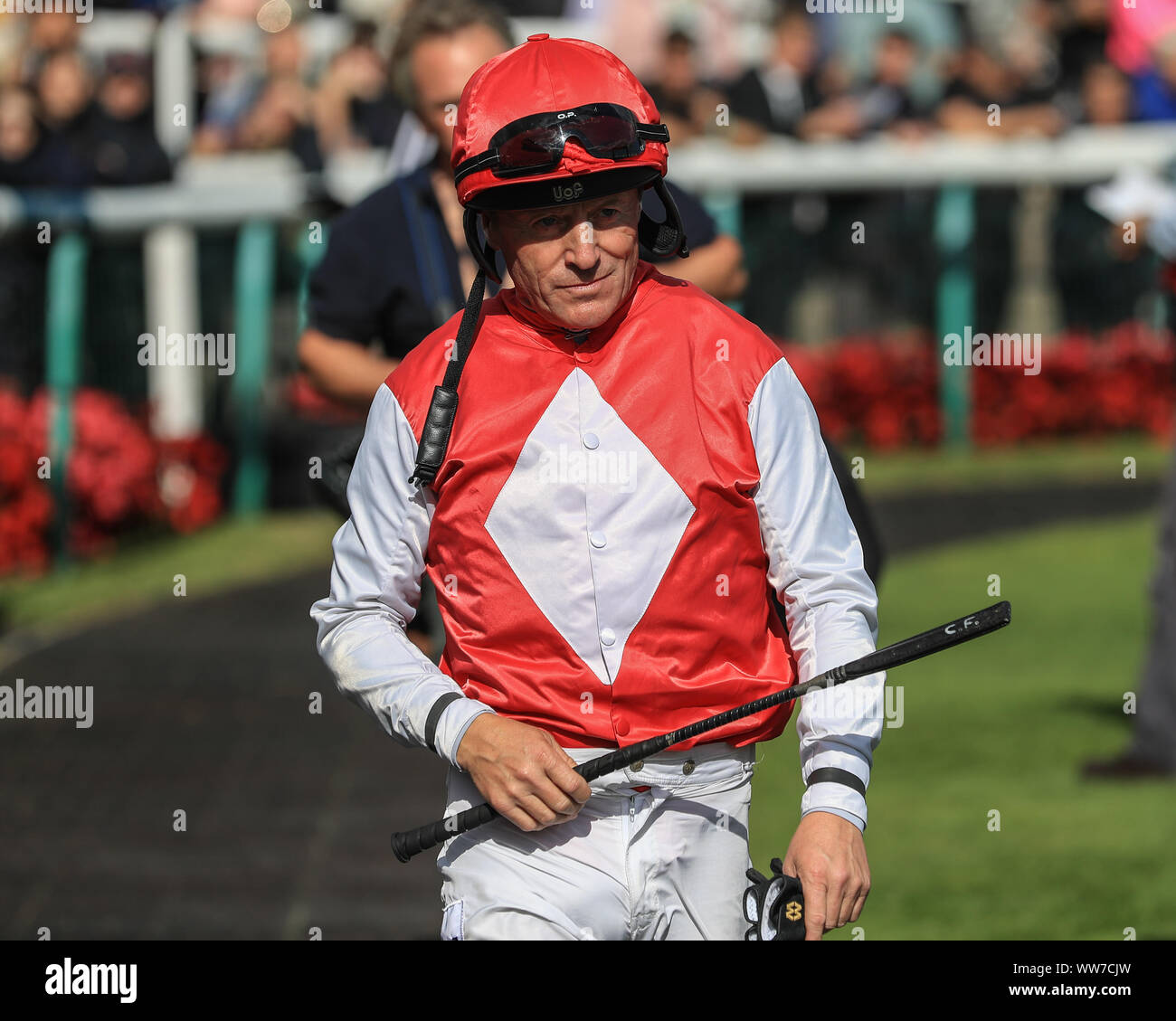 11 settembre 2019, Doncaster Racecourse, Doncaster, Inghilterra; William Hill St Leger Festival - DC Training & Development Services Ltd Leger leggende giorno, 3:30 Mondialiste Leger leggende classificati picchetti ; Kieren Fallon passeggiate per la fase di pre-gara foto di gruppo Foto Stock