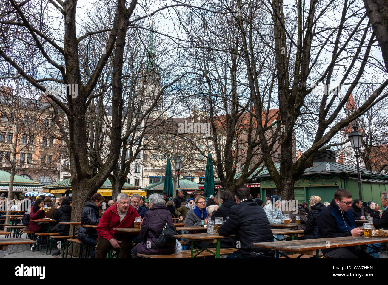 In Germania, in Baviera, Monaco di Baviera, Viktualienmarkt Monaco di Baviera in autunno Foto Stock