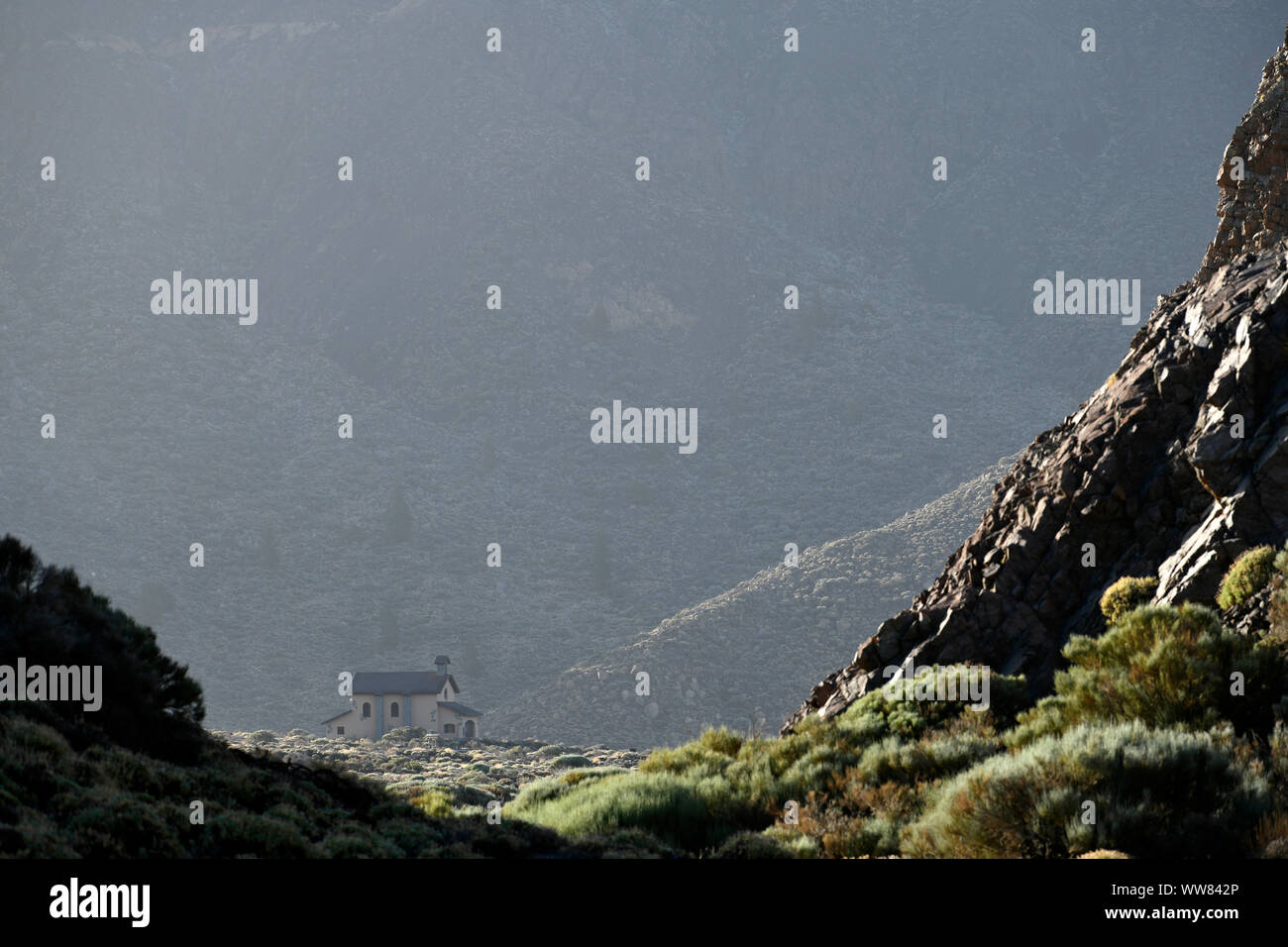 Cappella Ermita de las Nieves nella luce del mattino al Parador presso l'hotel Parador Nacional, Parco Nazionale di Canadas del Teide Tenerife, Isole Canarie, Spagna Foto Stock