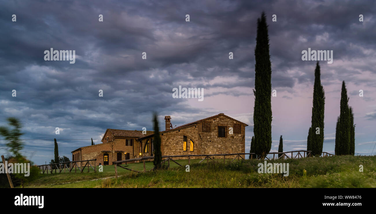 Casa di campagna in Toscana vicino a Siena Foto Stock