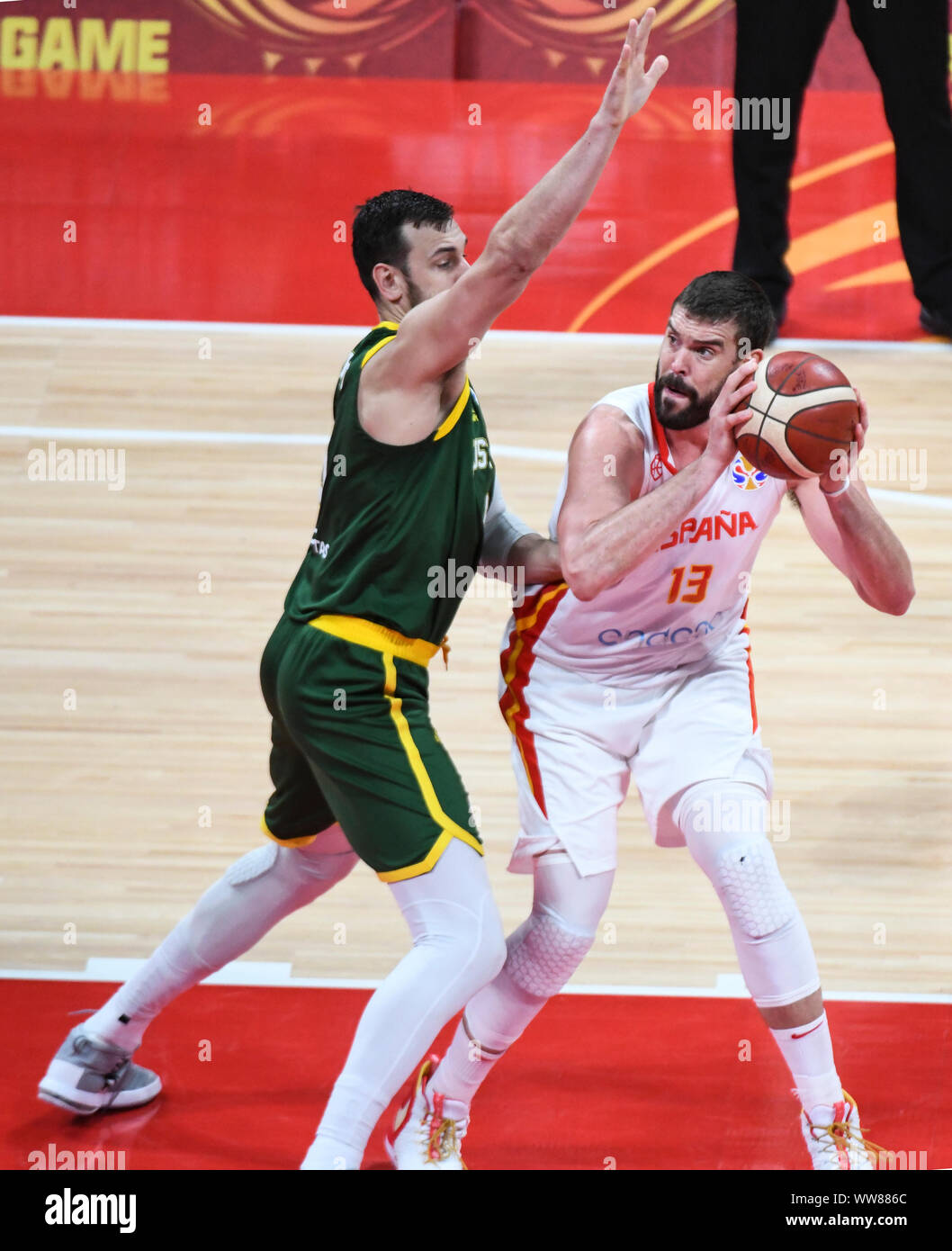 Marc Gasol (Spagna) vs. Australia. Pallacanestro FIBA World Cup Cina 2019, Semifinali Foto Stock