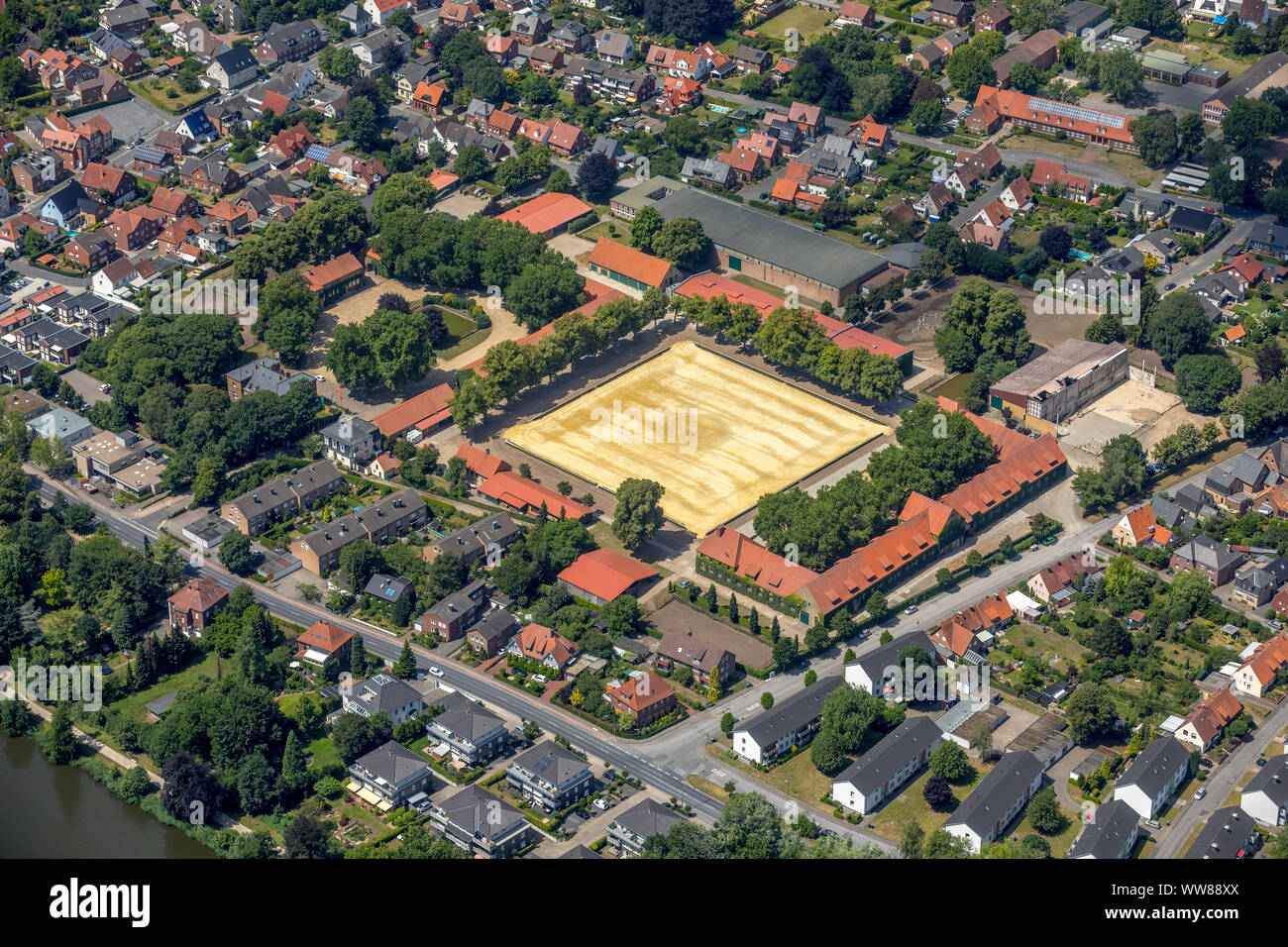 Vista aerea del Nord stato Rhine-Westphalian allevamento, Sassenberger Straße, Sternberg Straße, Warendorf, MÃ¼nsterland, Renania settentrionale-Vestfalia, Germania, Europa Foto Stock