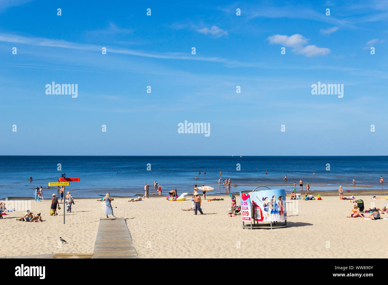 JURMALA, Lettonia - 1 Settembre 2019: spiaggia sul Mar Baltico in Bulduri resort (Jurmala) Foto Stock