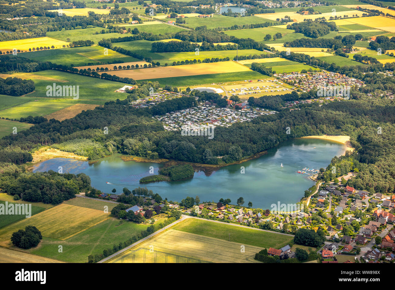 Vista aerea, panoramica Feldmarksee, Vennstrasse, Sassenberg Fewo, Camping MÃ¼nsterland Eichendorf, Sassenberg, MÃ¼nsterland, Renania settentrionale-Vestfalia, Germania, Europa Foto Stock