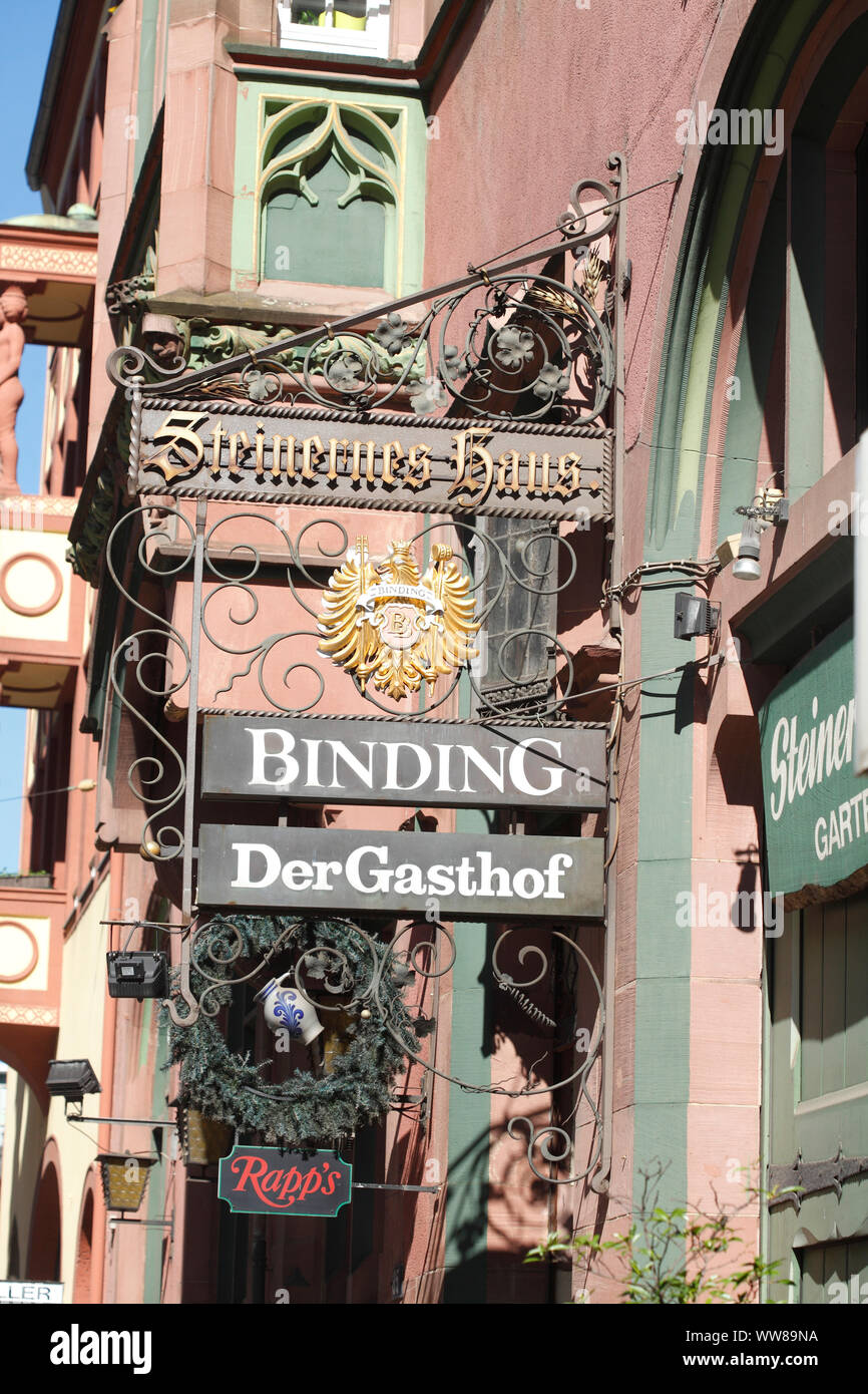 Cartello pubblicitario da appendere Gasthaus Steinernes Haus, Francoforte Hesse, Germania, Europa Foto Stock
