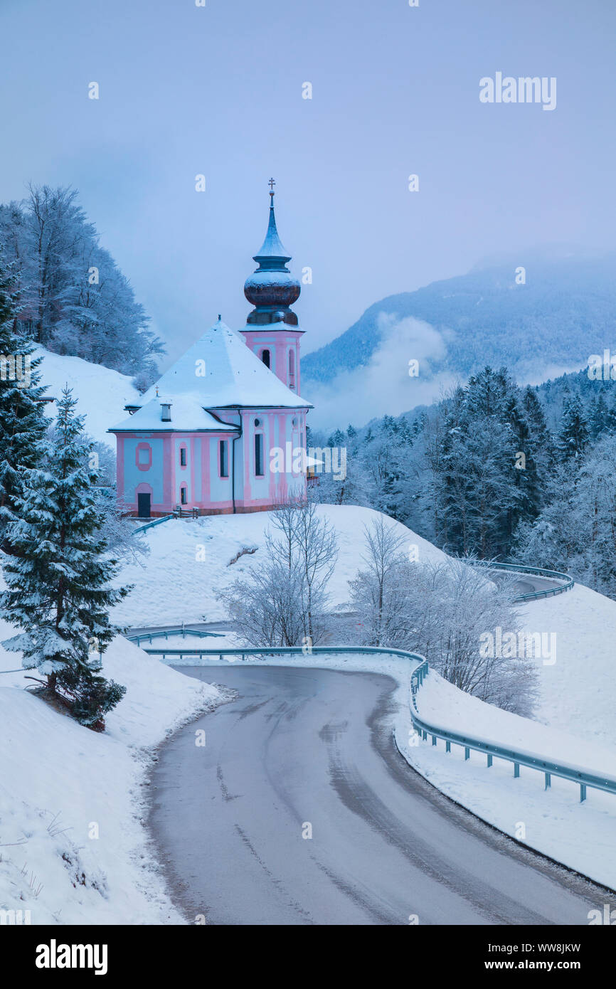 Chiesa di pellegrinaggio Maria Gern, inverno mattina nuvoloso, Berchtesgaden, Baviera, Germania, Europa Foto Stock