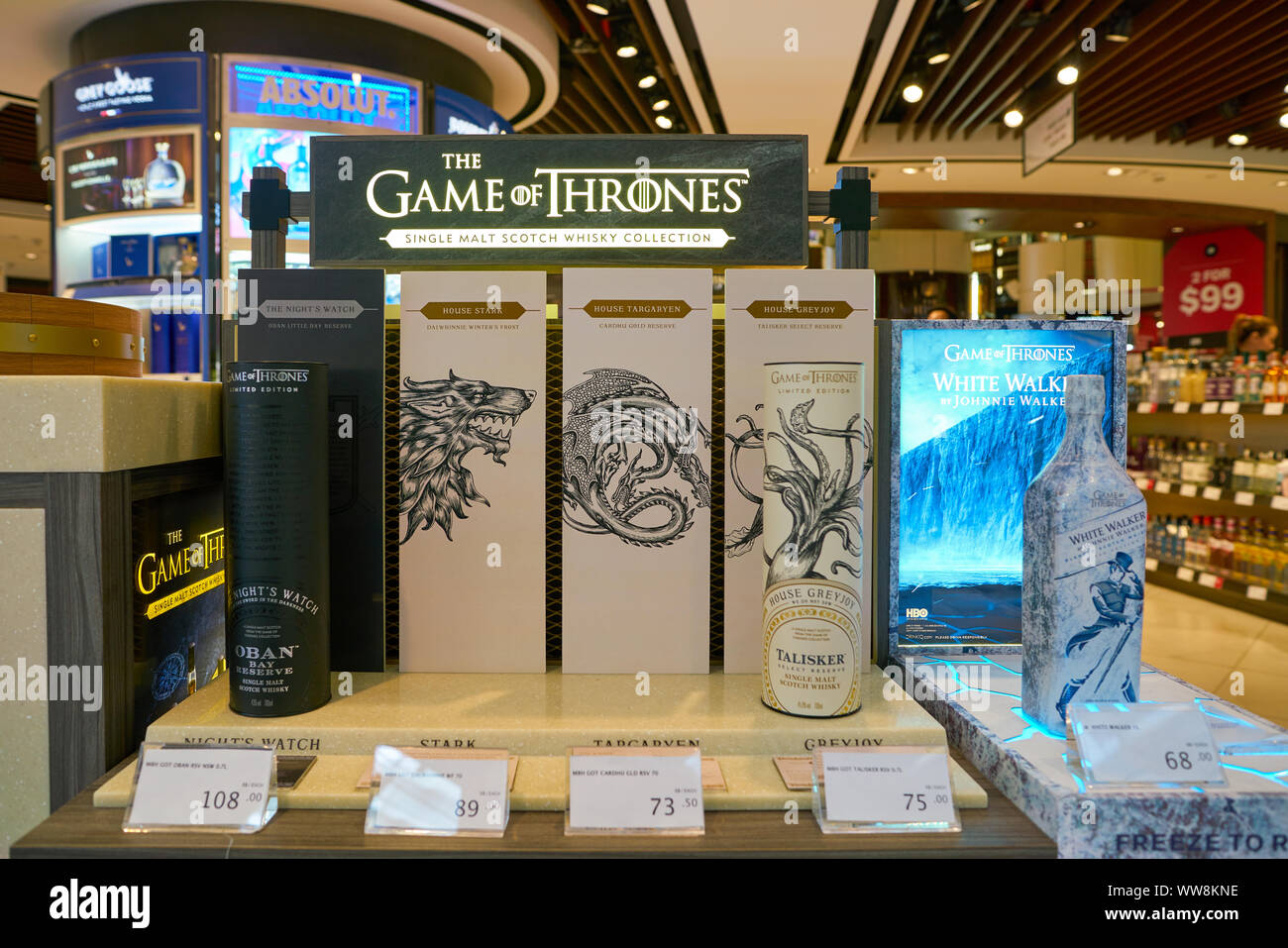 SINGAPORE - circa aprile, 2019: Gioco di troni whisky sul display all'Aeroporto Changi, terminale 3 Foto Stock