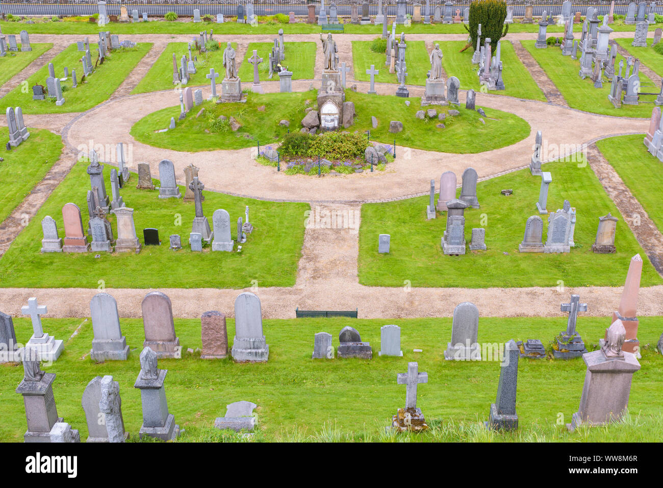 Tomba di piante su cimitero, Stirling, Scozia, Regno Unito Foto Stock