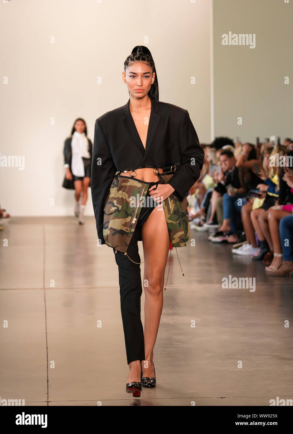 Romeo Hunte SS20 spettacolo in pista, Studio 59, Moli Chelsea, Manhattan, New York, 8 settembre 2019 Foto Stock