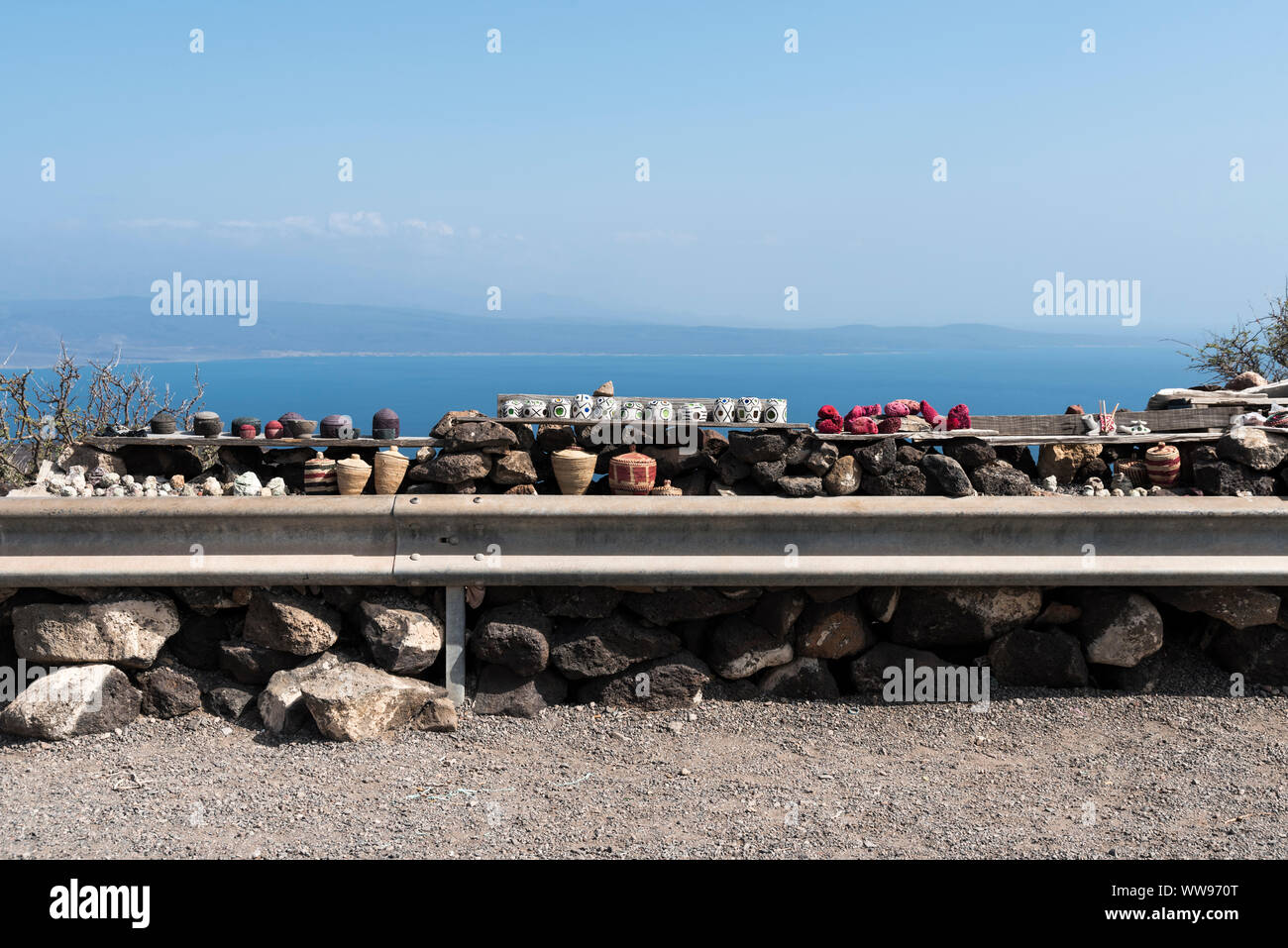 Souvenir turistici giocattoli venduti a Lac Assal, il punto più basso del continente africano, Gibuti Foto Stock