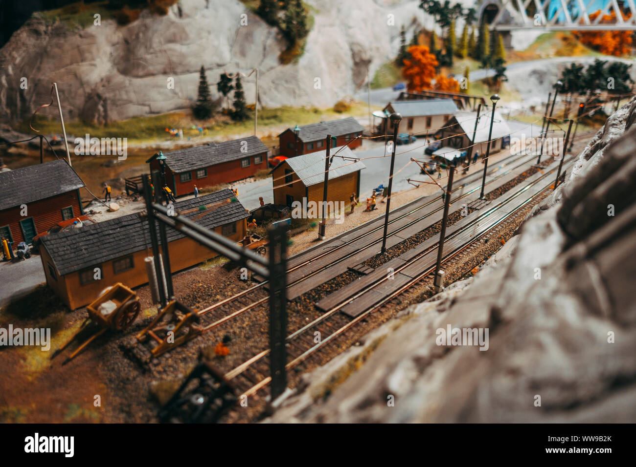 Foglie di autunno in un modello di cantiere ferroviario a Miniatur Wunderland, Amburgo Foto Stock