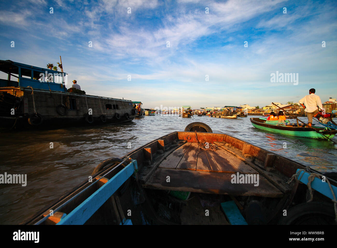 Tradizionale Cai rang mercato galleggiante nella provincia di Can Tho, il Delta del Mekong Il Vietnam che è assolutamente da vedere per i viaggiatori Foto Stock