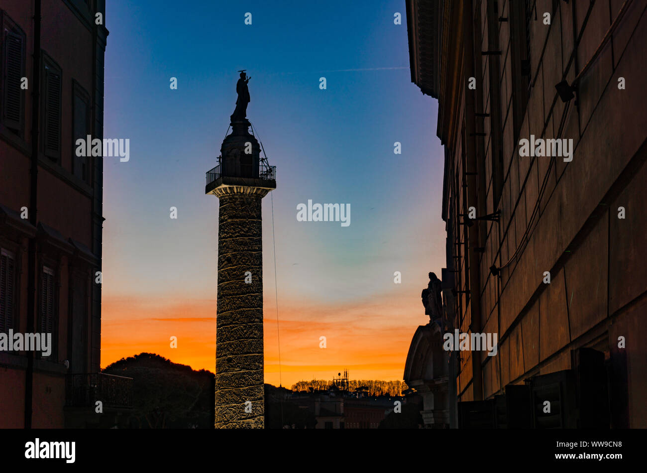 Colonna di Traiano (Colonna Traiana) in Roma, Italia. Foto Stock