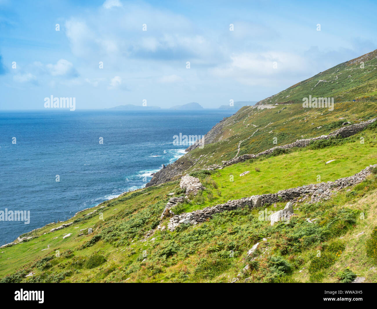 Paesaggi costieri lungo la penisola di Dingle unità costiere nella Contea di Kerry, Irlanda. Foto Stock