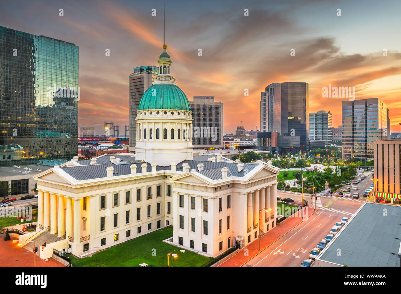 Il tribunale vecchio al tramonto nel centro cittadino di San Louis, Missouri negli Stati Uniti d'America. Foto Stock