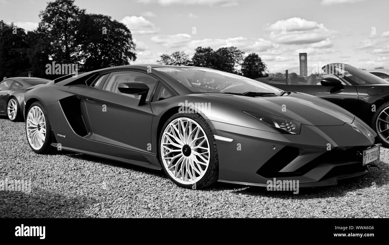 Lamborghini Aventador in mostra presso il grande corte a Blenheim Palace il 8 settembre 2019 Foto Stock