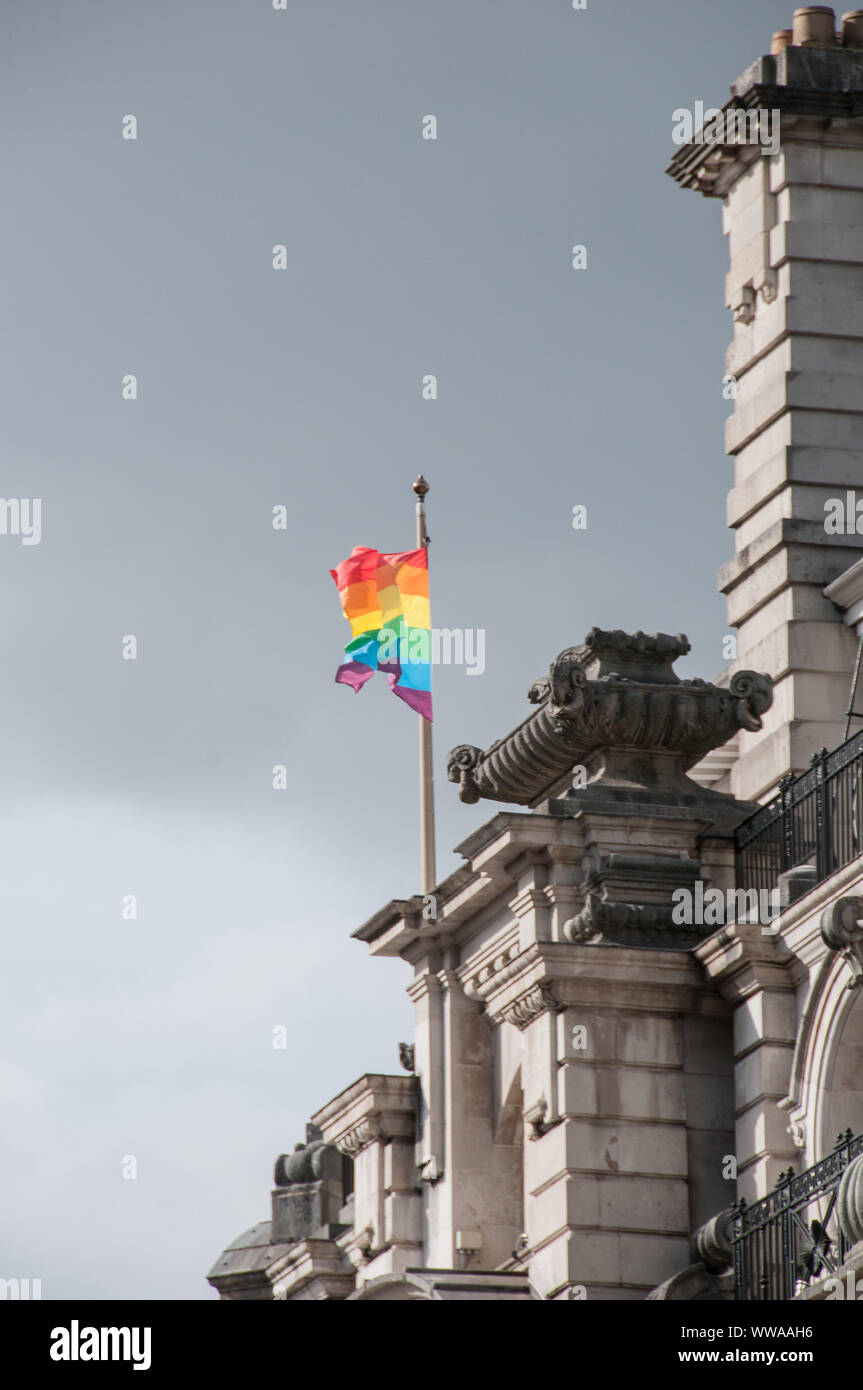 Intorno a Manchester - bandiera arcobaleno Foto Stock