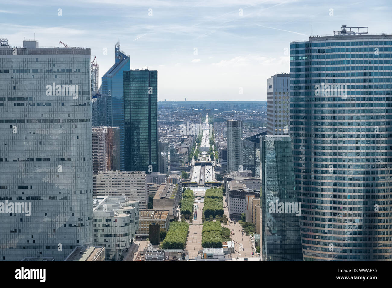 Vista da La Defense, panorama di Parigi, da Neuilly all'Arc de Triomphe, prospettiva Foto Stock