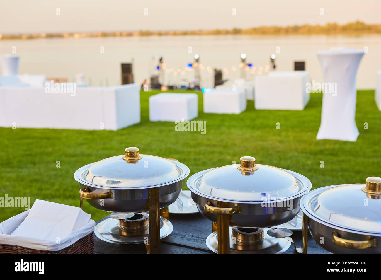 Il servizio di ristorazione a buffet di nozze pronto per eventi. Foto Stock