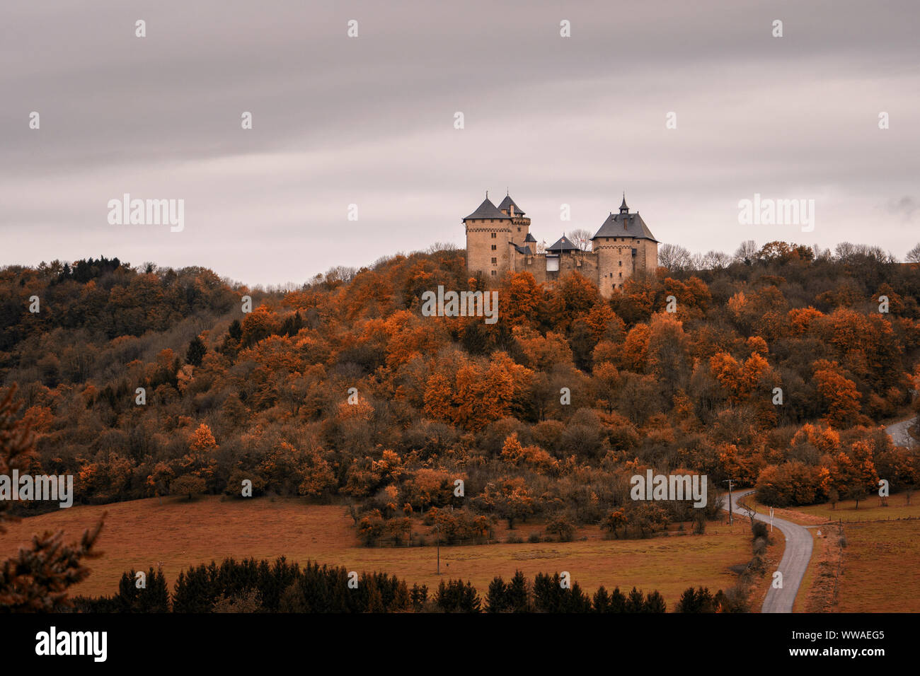 Estate Indiana. Malbrouck castello in autunno, Francia Foto Stock