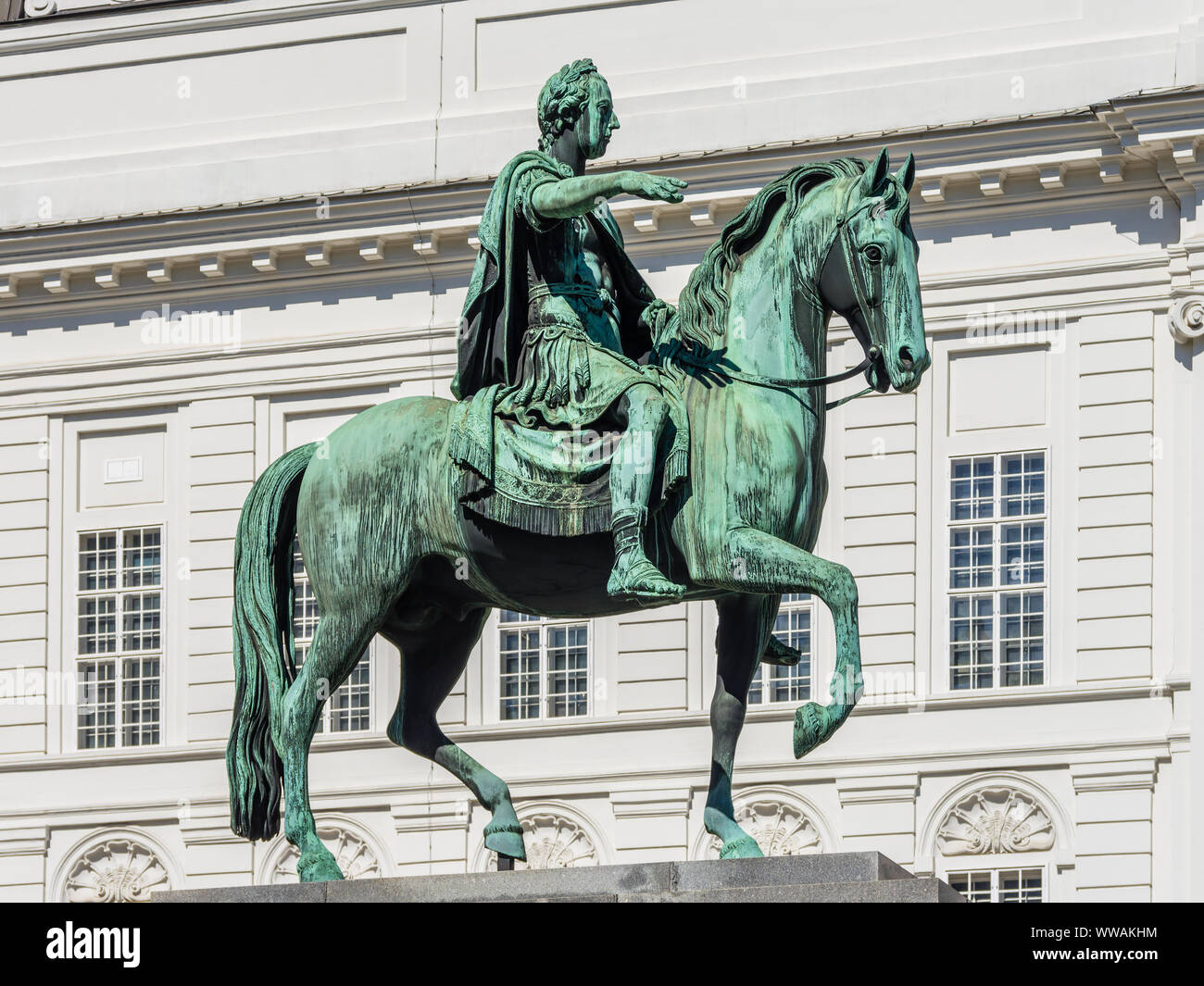Statua equestre in bronzo di Kaiser Joseph II, Imperatore del Sacro Romano Impero, Josefsplatz, Vienna, Austria. Foto Stock