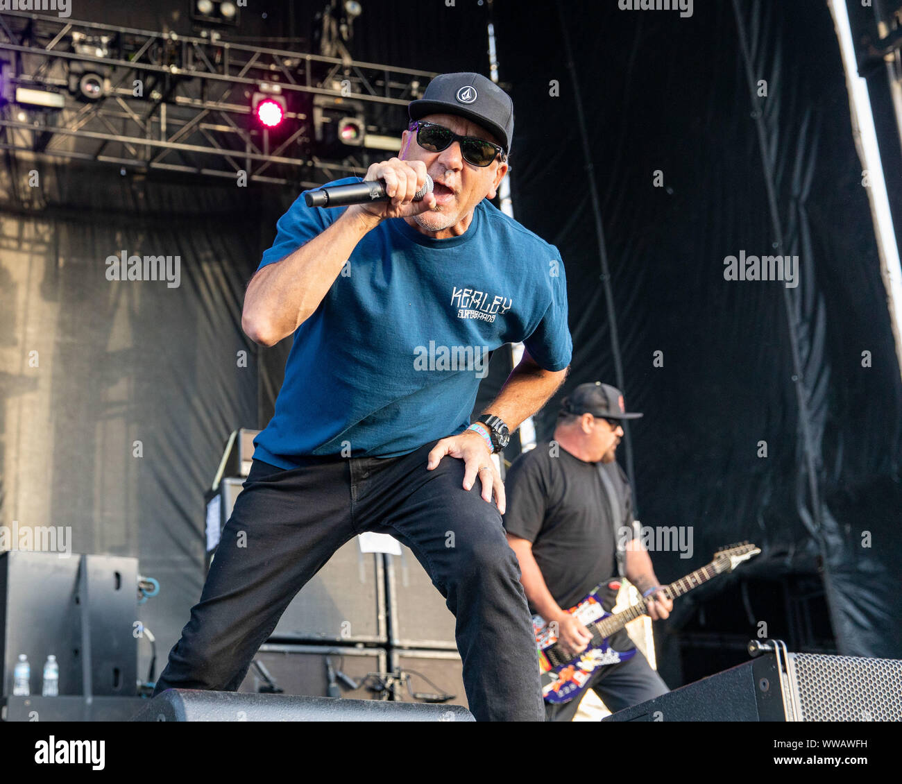 Settembre 13, 2019, Chicago, Illinois, U.S: JIM LINDBERG e FLETCHER DRAGGE di Pennywise durante il Riot Fest Festival di Musica a Douglas Park di Chicago, Illinois (credito Immagine: © Daniel DeSlover/ZUMA filo) Foto Stock