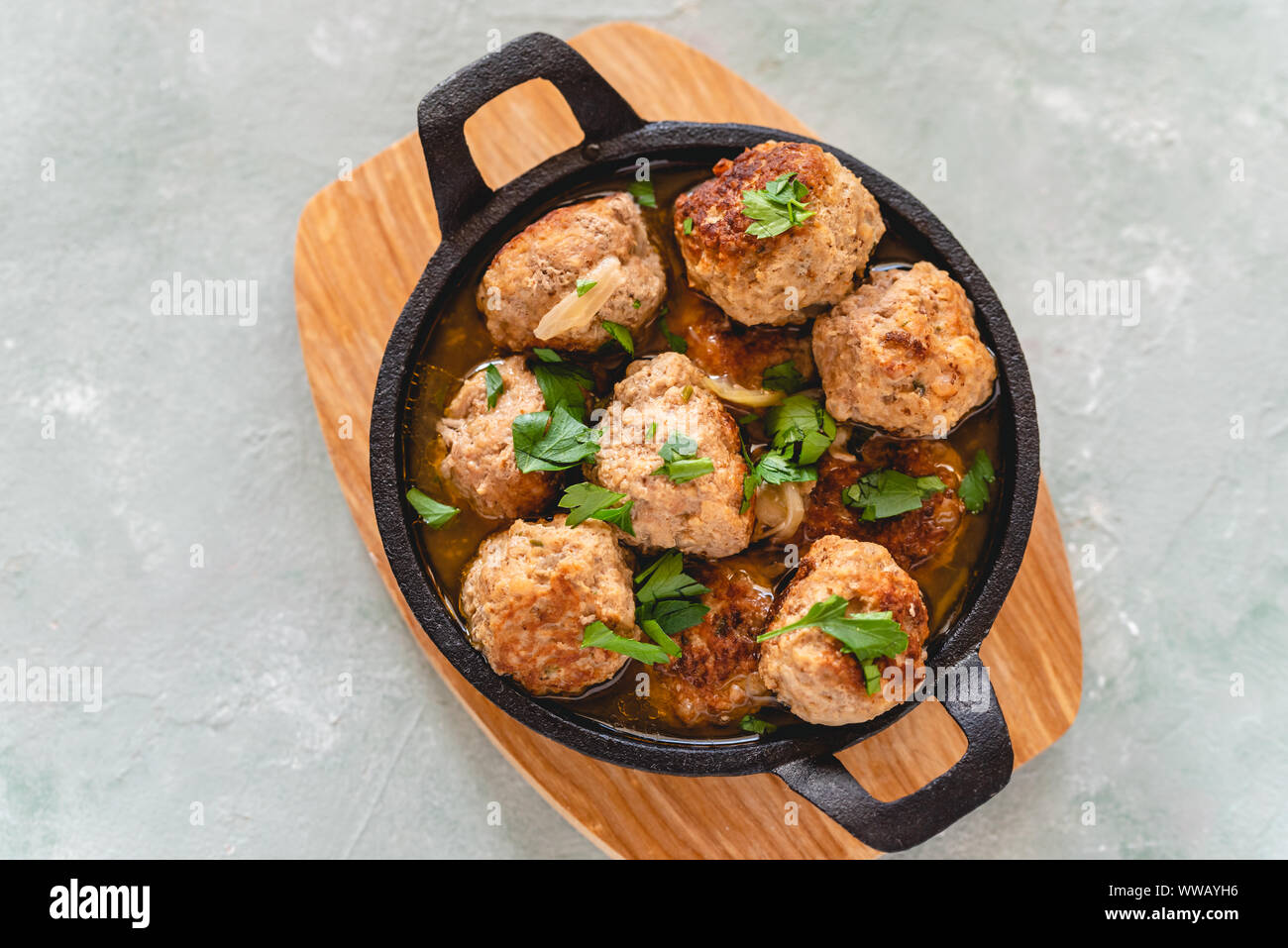 In casa la carne di maiale e manzo polpette di carne in salsa Foto Stock