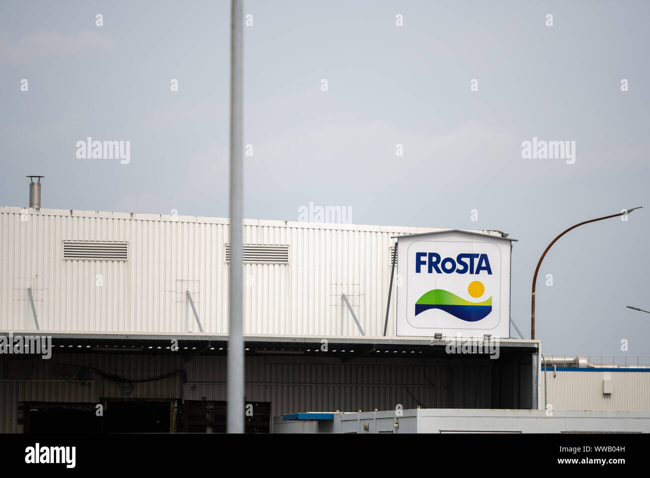 Bremerhaven, Germania, Settembre 13, 2019: FrostaAG in Bremerhaven, Germania, per la produzione di bastoncini di pesce e altri prodotti surgelati Foto Stock