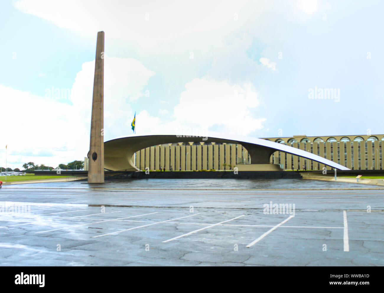 Fotografia della conchiglia acustica monumento che si trova nel Duca de caxias square nell'urbano settore militare in Brasilia. Foto Stock