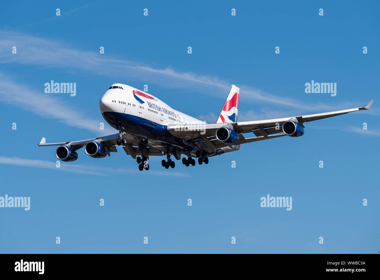 British Airways Boeing 747 Jumbo aereo di linea G-CIVT atterraggio all'aeroporto di Londra Heathrow a Hounslow, Londra, Regno Unito Foto Stock