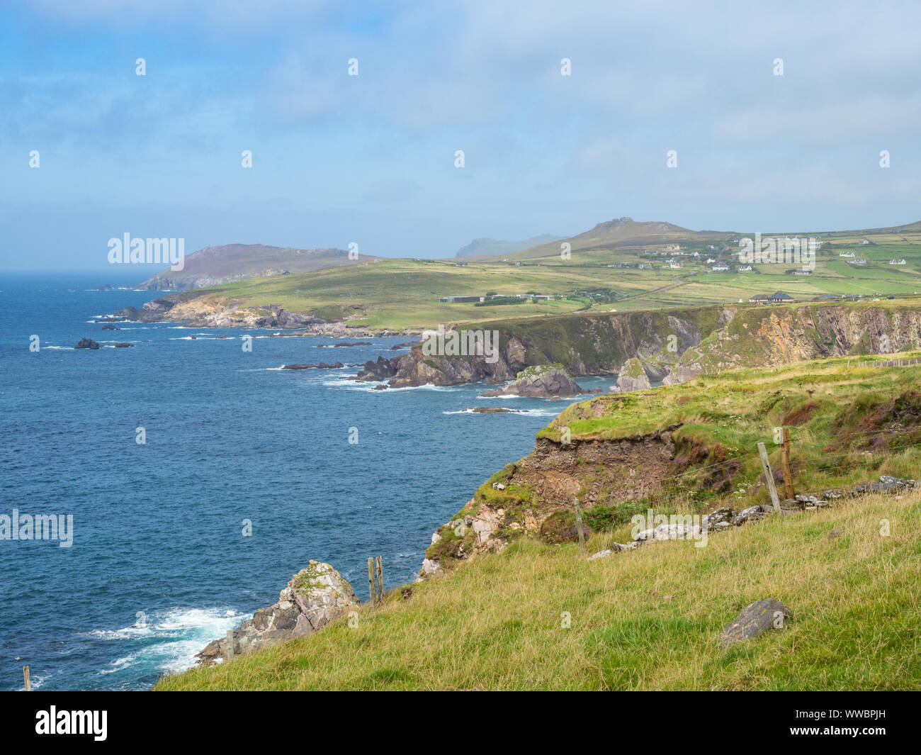 Il paesaggio costiero nella penisola di Dingle nella Contea di Kerry, Irlanda. Foto Stock
