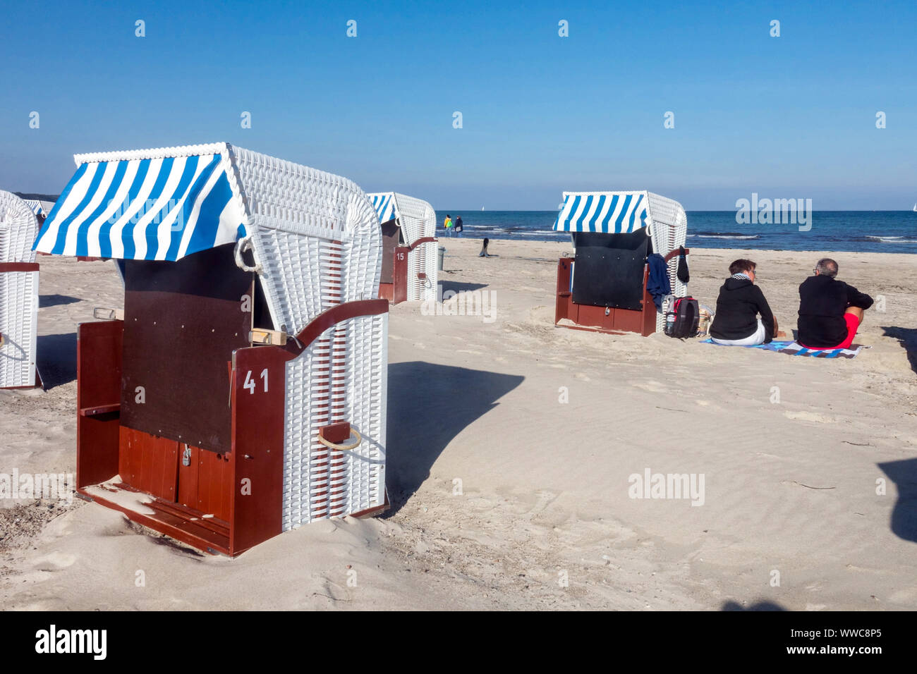 Germania Mecklenburg strand, sdraio in spiaggia, sulla costa tedesca Warnemunde Foto Stock