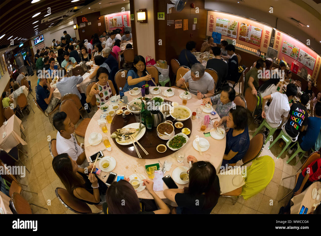 Interno di un ristorante Cinese di Hong Kong , Cina. Foto Stock